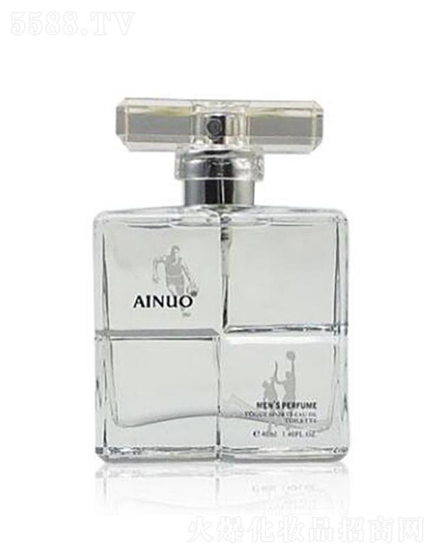 �Ռ��мΌ����û������޹�˾�����Z��ʿ�r(sh��)���\(y��n)����ˮ