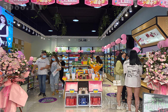 ���˻��yƷ��ٍ�X�����w�(y��n)ʽ����(w��)��С�Y�������ɫ