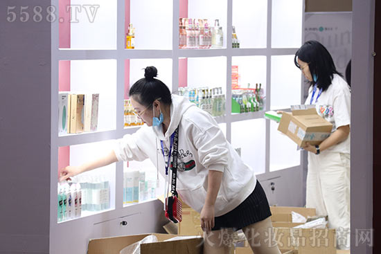 成都美業(yè)博覽會(huì)即將開幕,搶先看部分企業(yè)布展情況 成都美業(yè)博覽會(huì)即將開幕,搶先看部分企業(yè)布展情況