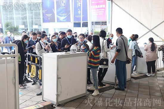 ����ʢ�����س���ۣ���44�óɶ����I(y��)���[��ʢ���_Ļ