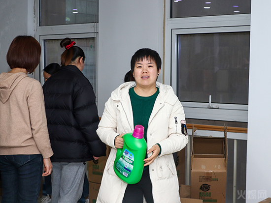 ������Ů��(ji��)���𱬾W(w��ng)�ɰl(f��)Ů�񌣌ٶY��