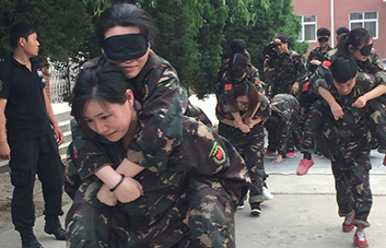 ��?y��n)�������������;�ж�ô�Ķ����D�U(xi��n)���Ҷ����v�������¸�ǰ����