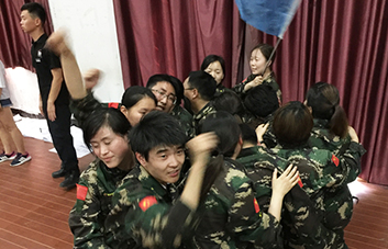 ��(m��ng)����׷�����������(g��)�w��F(tu��n)�(du��)����(qi��ng)��