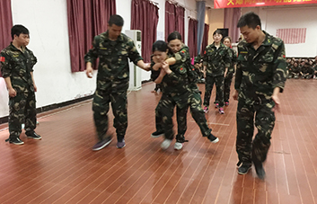 �����X(ju��)�����Ʊ��O�ޣ��@һ·�҂��A(y��ng)��Ư����