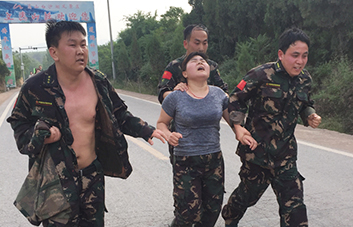 15����ͽ��ĥ�Z���𱬾W(w��ng)�T�;�Ӣ�F(tu��n)�(du��)���O����