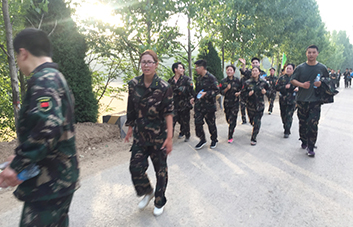 �@���H�H�Ǻ�(ji��n)�ε�ͽ���������x�����������ǈF(tu��n)�(du��)���ںϣ�