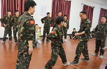 �ɹ�·����Ҫ����һ�z��и���A(y��ng)��·�ϣ�߀��ƴ��׷����